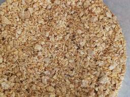 We sell soybean meal in the amount of 300 tons